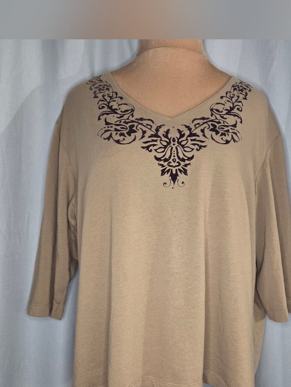 Dressbarn 2X Neutral Tan With Design